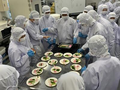 生徒による厳正な審査